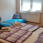 شقة Uj Lilla *