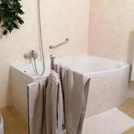 Uj Lilla Διαμέρισμα *